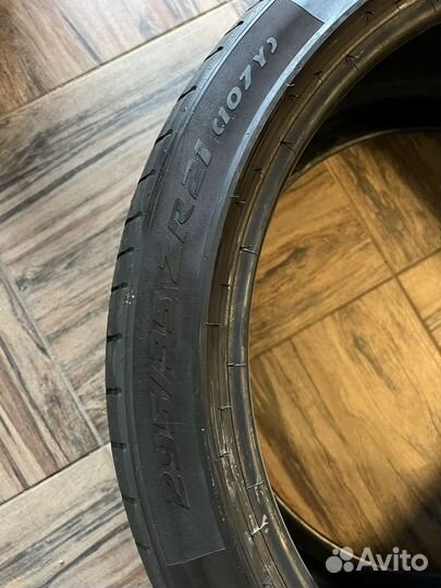 Pirelli P Zero 295/35 R21 Y