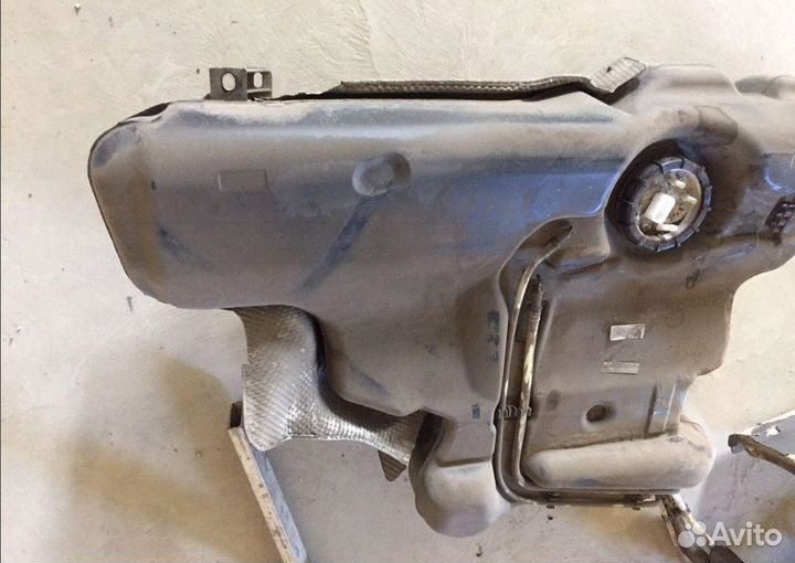 Бензобак Фольксваген поло 5