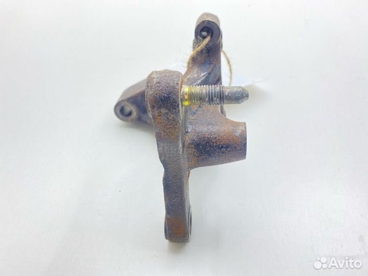 Кронштейн опоры двигателя Nissan Sunny FB15 QG15DE