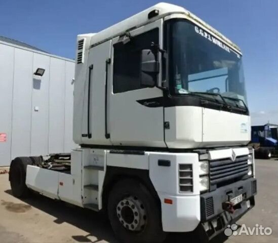 В разборке грузовик Renault,Magnum II 1996-2001