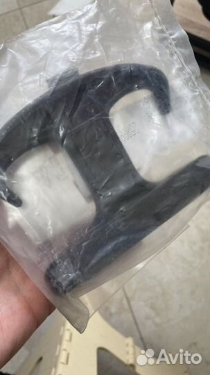 Крючок для багажника Мерседес 222