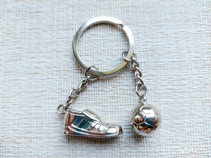 Бронь Брелок футбольный мяч и бутса