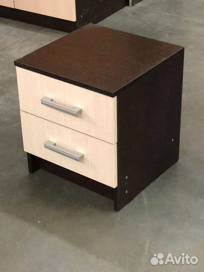 Тумба прикроватная