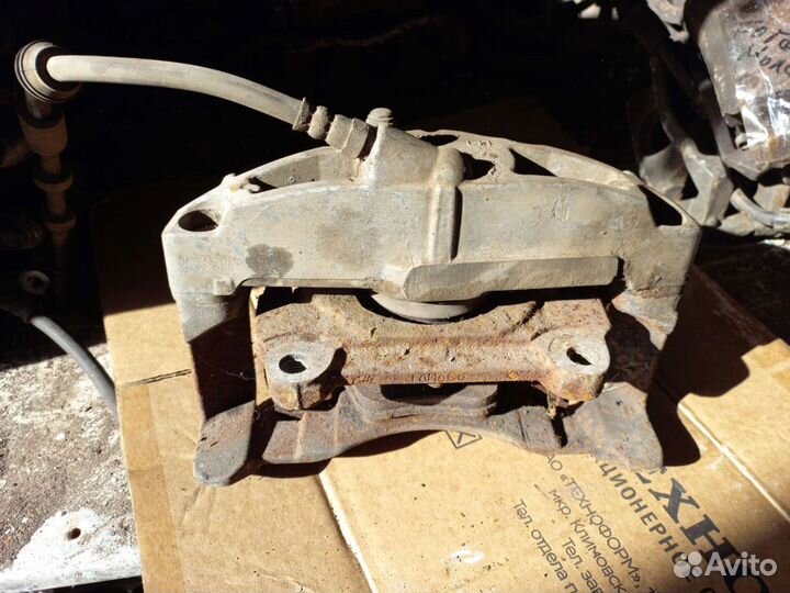 Тормозные супорта Volvo S80 2012