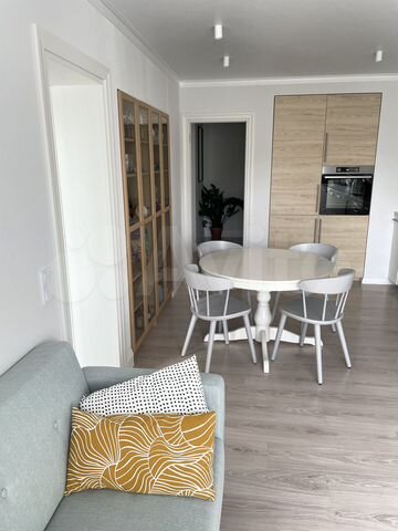 2-к. квартира, 80 м², 10/25 эт.