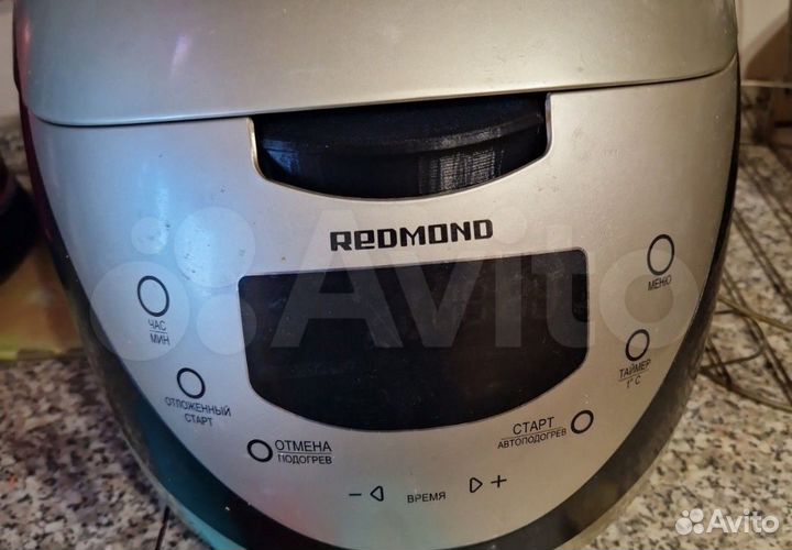 Клавиша крышки мультиварки Redmond