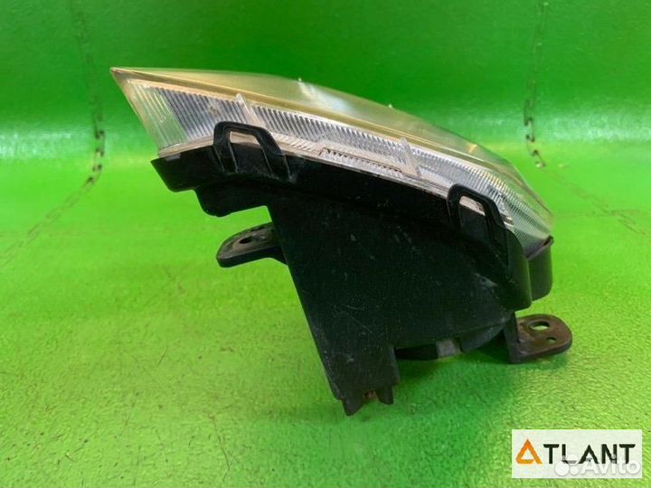 Туманка передняя левая toyota crown majesta