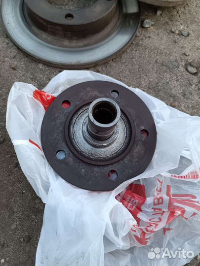 Ступица тормозные диски пружины Нива