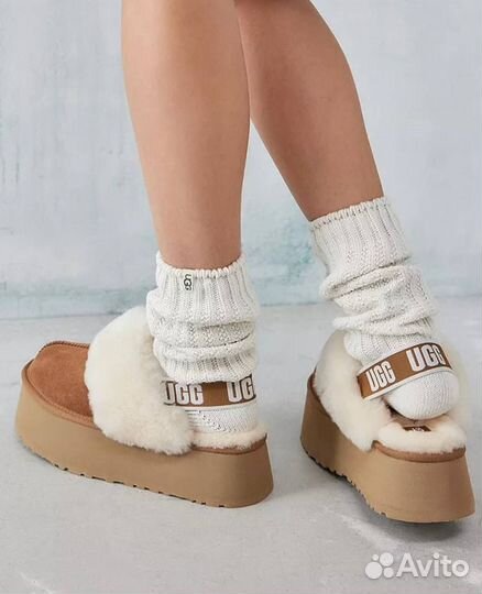 Тапочки ugg funkette suede che на платформе