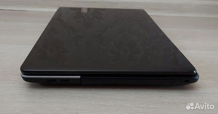 Ноутбук Asus Vivobook