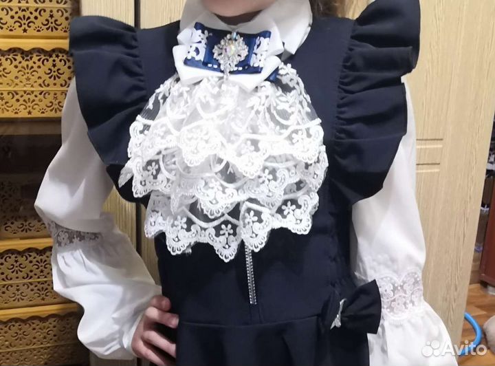 Брошь жабо для девочки