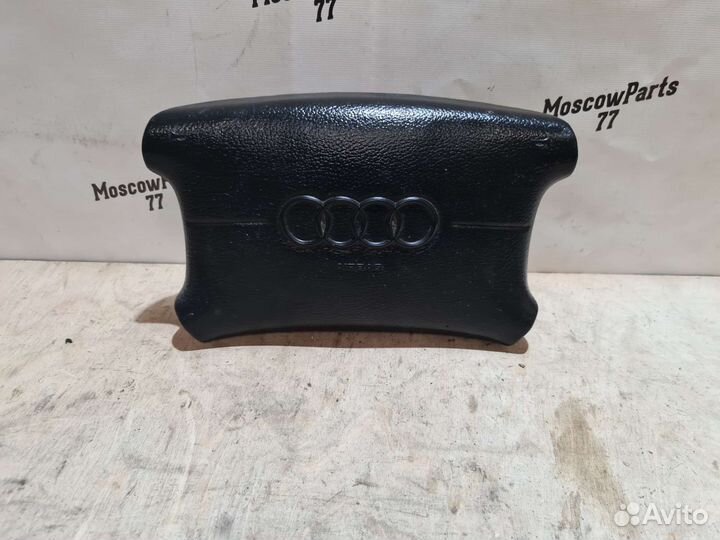 Подушка безопасности водителя Audi 80 B4
