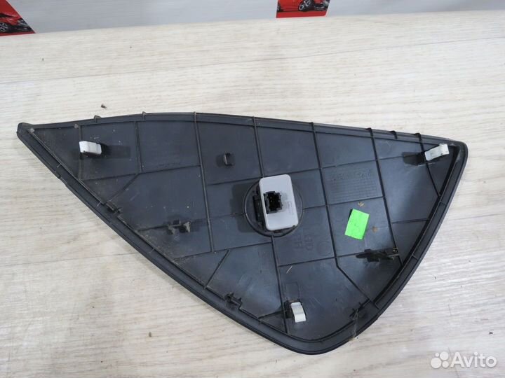 Накладка торпедо правая Kia Ceed 2 JD