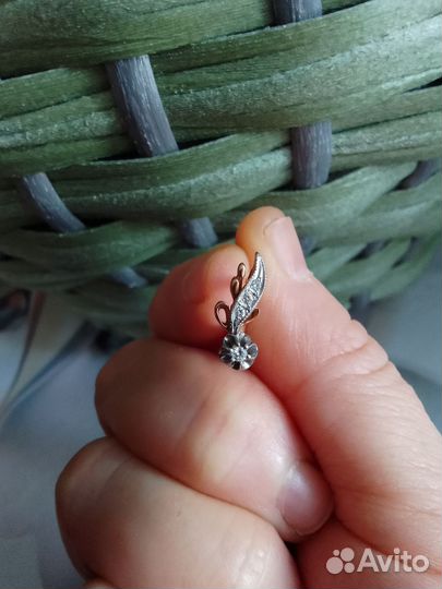 Золотые серьги с бриллиантами