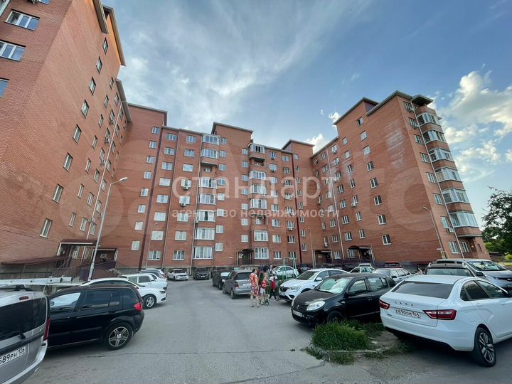 2-к. квартира, 65 м², 8/8 эт.