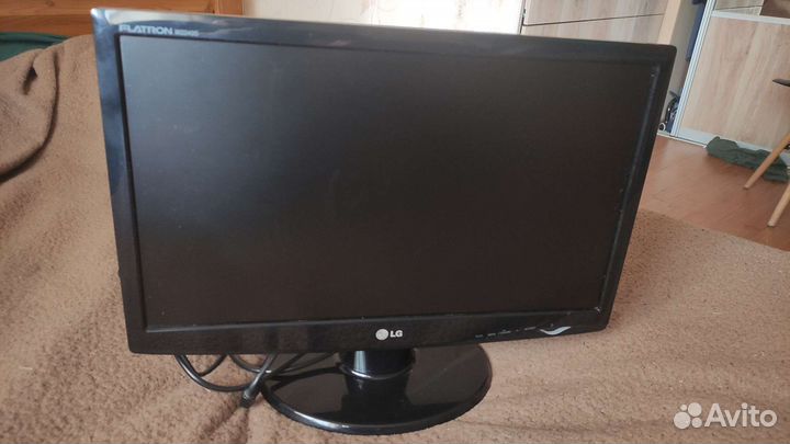 Монитор LG 21.5