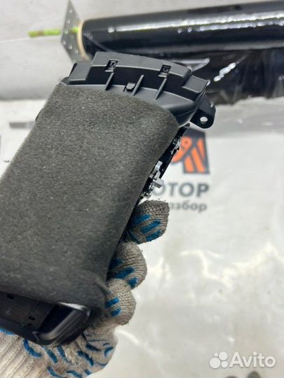 Дефлектор левый Kia Sportage 1.6 G4FD 08.2011