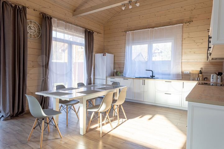 Дом 215 м² на участке 11 сот.