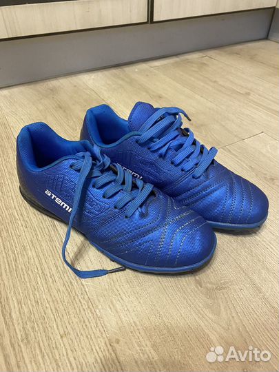 Детские футбольные бутсы