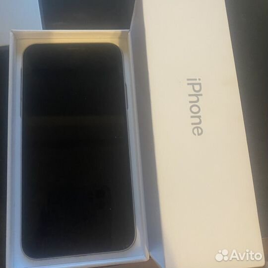 iPhone X, 64 ГБ