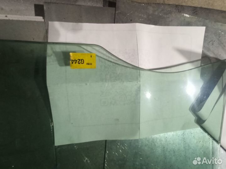Стекло на дверь Kia Sorento II рестайлинг