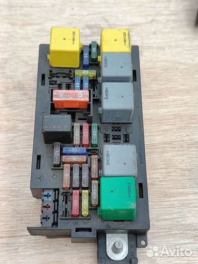 Блок предохранителей передний Mercedes W164 ML