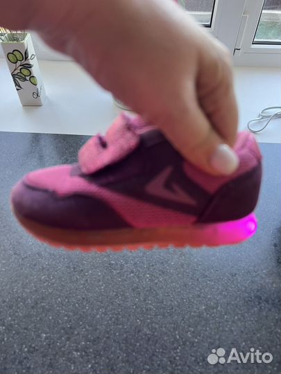 Кроссовки детские 24 размер