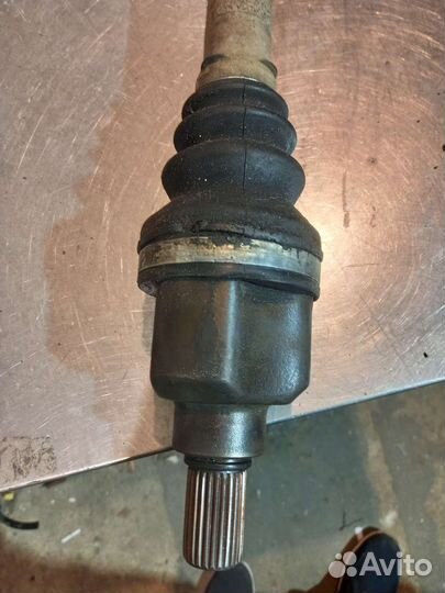 Передний привод левый Peugeot 307