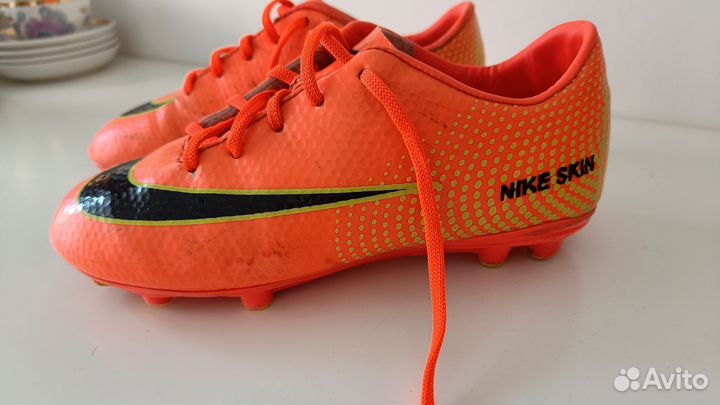 Футбольные бутсы nike skin 35 р