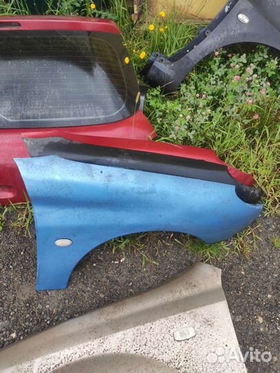 Крылое переднее правое под ремонт