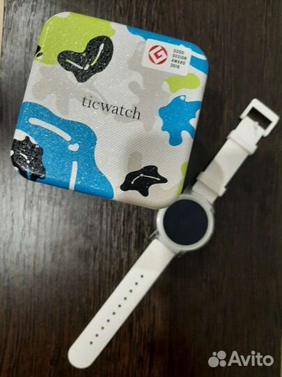 Умные часы Ticwatch E