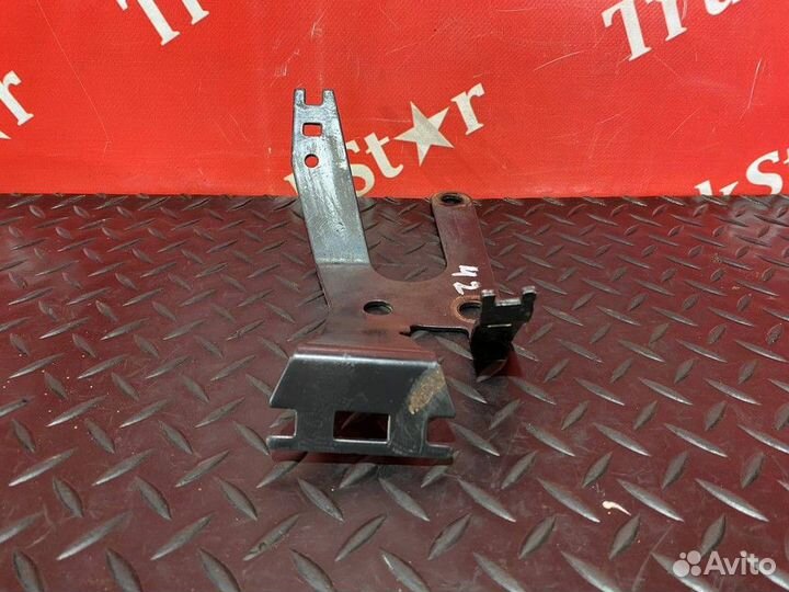 Кронштейн патрубков отопителя Man TGS, Man TGX