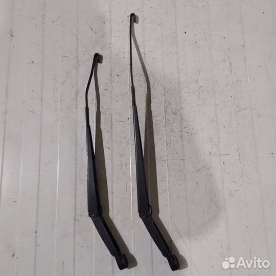 Дворник лобового стекла Nissan Tiida хэтчбек 1