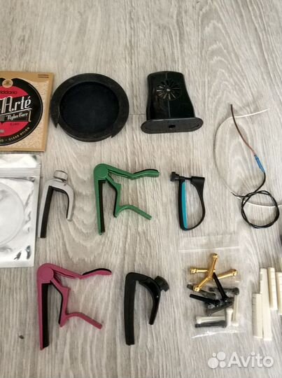 Струны, каподастры, тюнеры, гитарная мелочевка