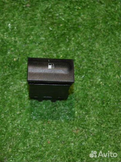 Кнопка открывания лючка бензобака octavia tour