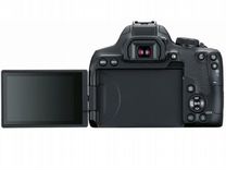 Зеркальный фотоаппарат Canon 250D