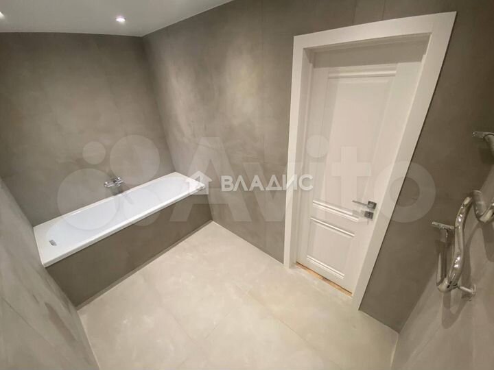 3-к. квартира, 90 м², 14/14 эт.