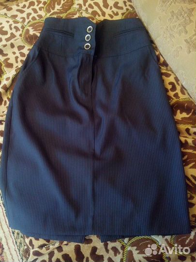 Продаю юбку карандаш для школы