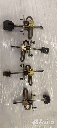 Ограничитель двери Volvo S80