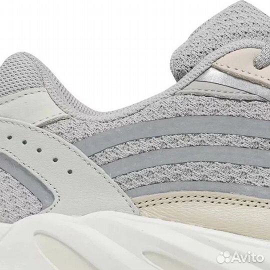 Кроссовки adidas yeezy boost 700 v2