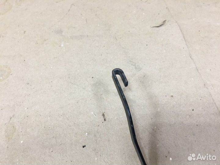 Поводок дворника левый Nissan Almera G15