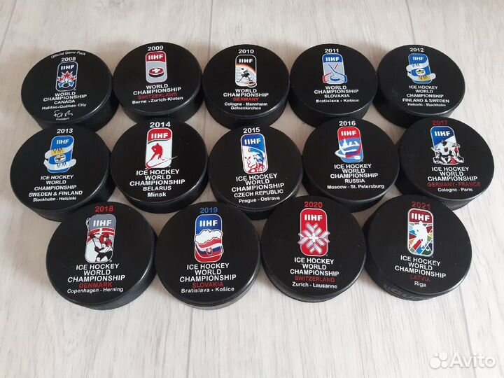 Шайбы хоккейных Чемпионатов Мира