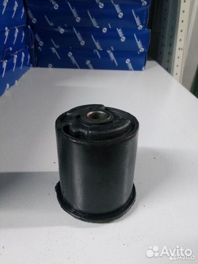 65340088 Втулка задней балки 900(94),9-3