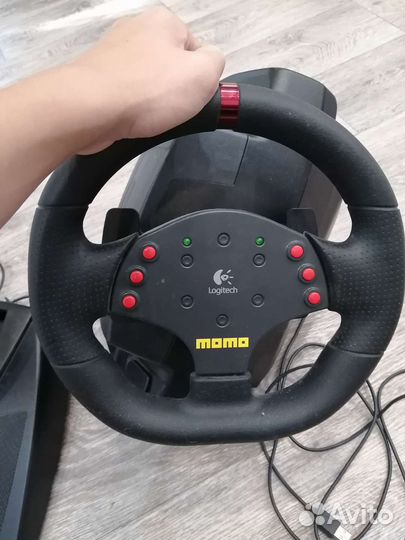 Игровой руль logitech momo racing