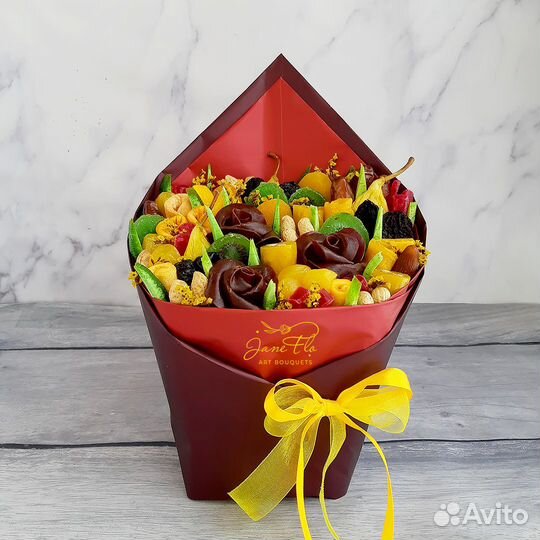 Съедобный букет из сухофруктов