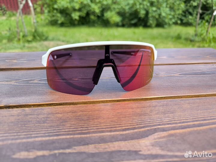 Солнцезащитные очки Oakley Sutro Lite