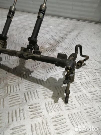 Топливная рампа Porsche Cayenne 958 M55.02 2013