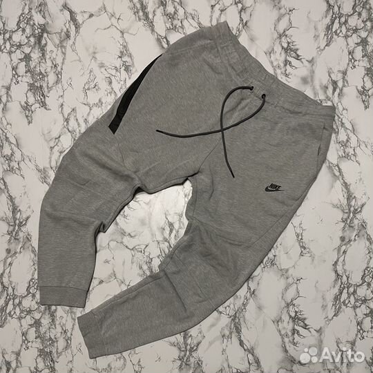 Спортивные штаны Nike Tech Fleece