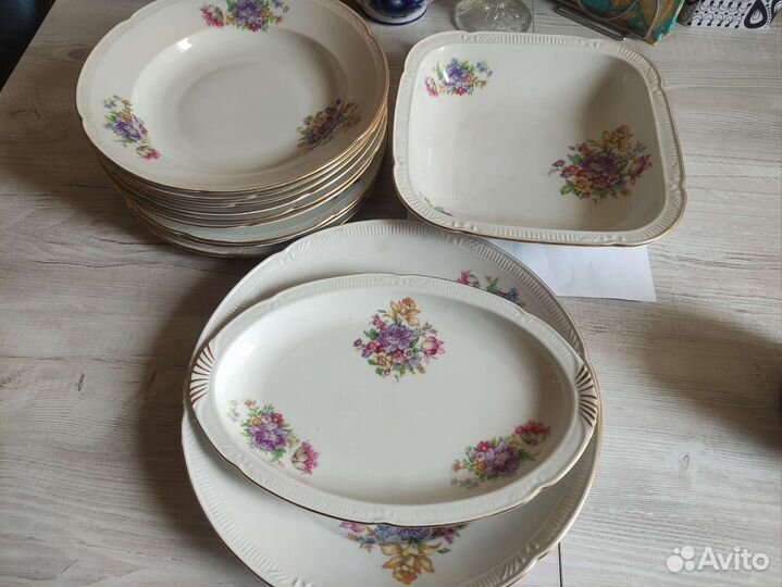 Часть столового сервиза Польша Мейсенский букет