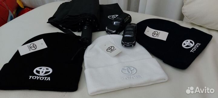 Шапка мужская с логотипом Тoyota